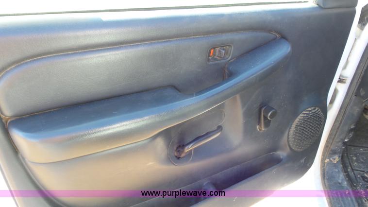 image for item K6969 2000 Chevrolet Silverado 2500 pickup truck