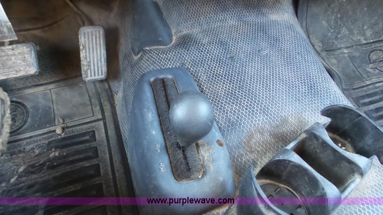 image for item K6969 2000 Chevrolet Silverado 2500 pickup truck