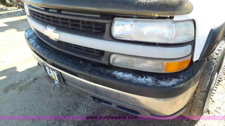 image for item K6969 2000 Chevrolet Silverado 2500 pickup truck