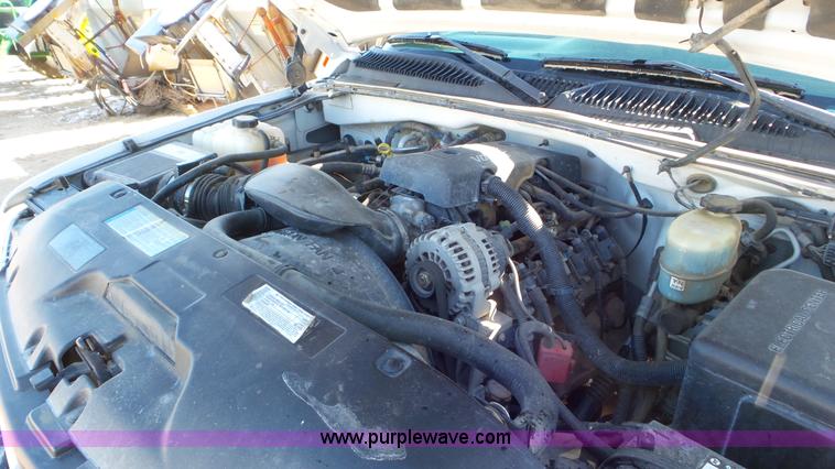 image for item K6969 2000 Chevrolet Silverado 2500 pickup truck