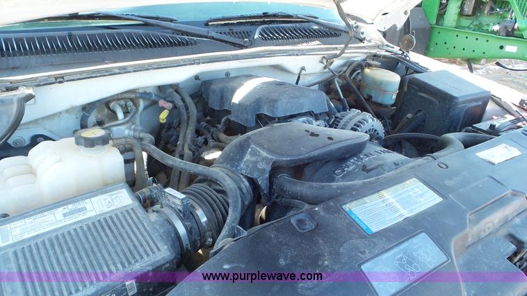 image for item K6969 2000 Chevrolet Silverado 2500 pickup truck