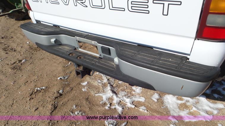 image for item K6969 2000 Chevrolet Silverado 2500 pickup truck