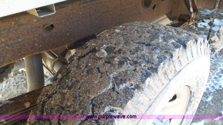 image for item K6969 2000 Chevrolet Silverado 2500 pickup truck