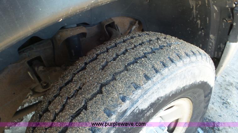 image for item K6969 2000 Chevrolet Silverado 2500 pickup truck