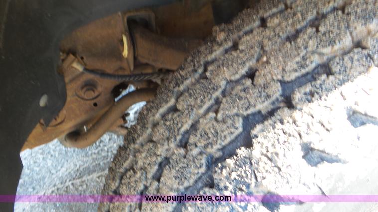 image for item K6969 2000 Chevrolet Silverado 2500 pickup truck