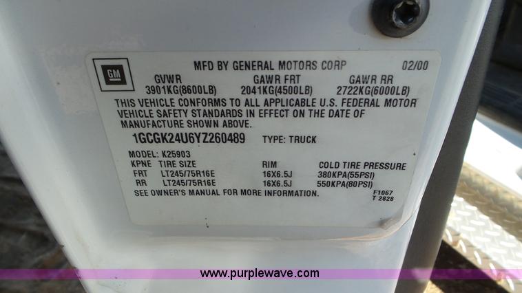 image for item K6969 2000 Chevrolet Silverado 2500 pickup truck