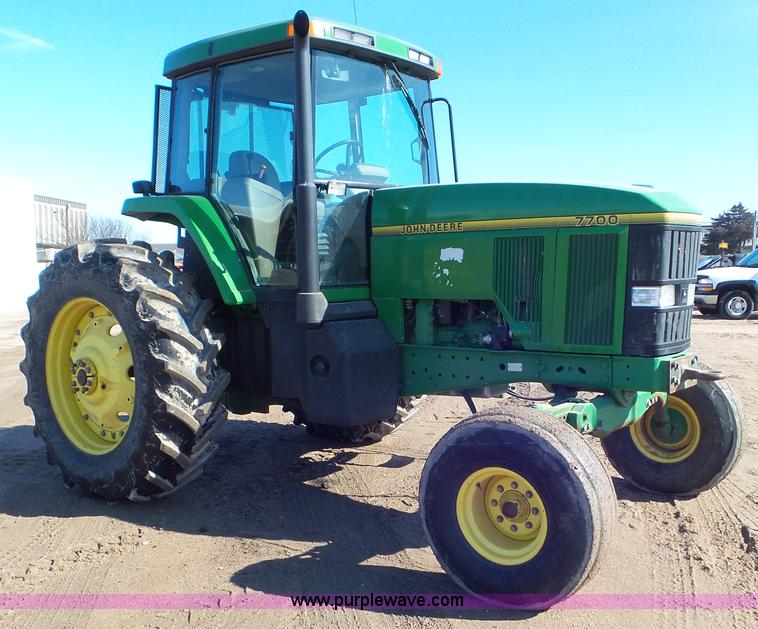 image for item K6970 1995 John Deere 7700 tractor