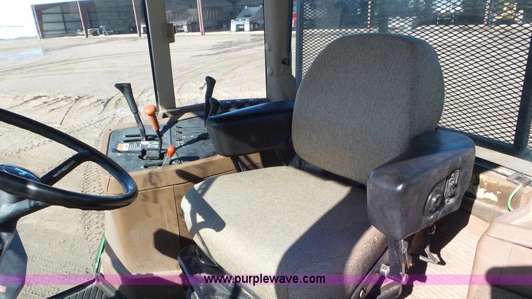 image for item K6970 1995 John Deere 7700 tractor