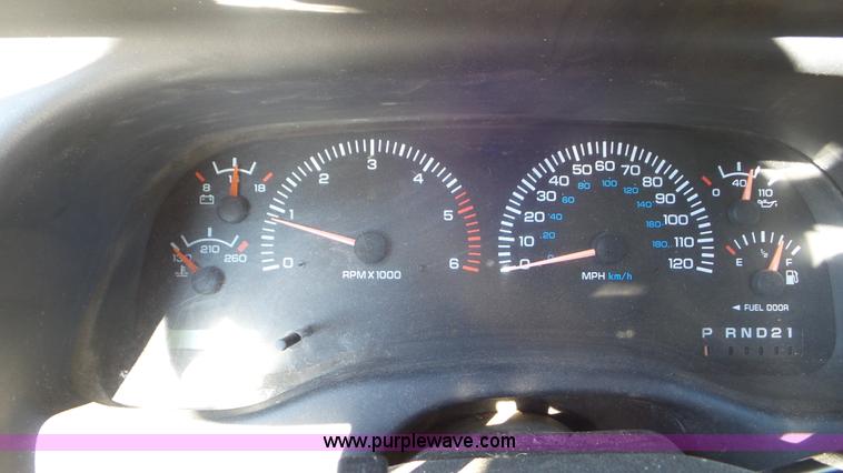 image for item K6971 1998 Dodge Dakota Club Cab pickup truck