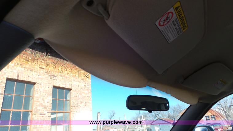 image for item K6971 1998 Dodge Dakota Club Cab pickup truck