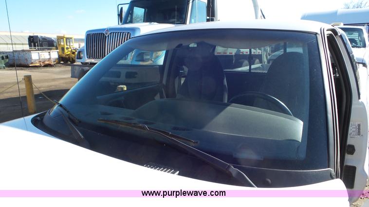 image for item K6971 1998 Dodge Dakota Club Cab pickup truck