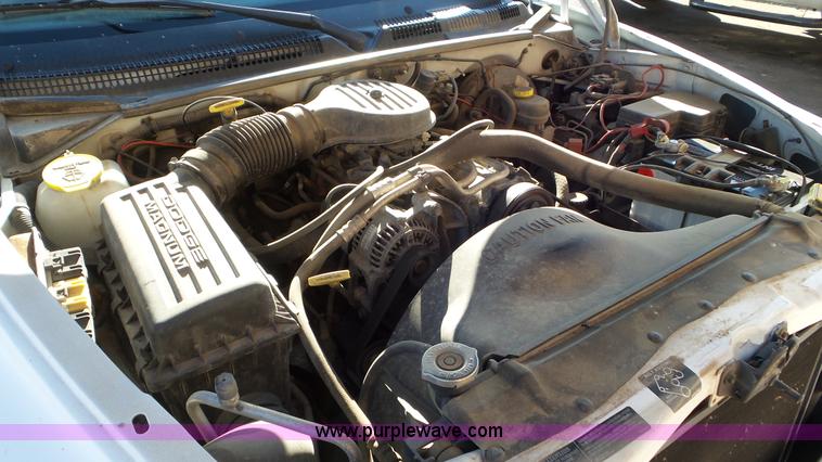 image for item K6971 1998 Dodge Dakota Club Cab pickup truck