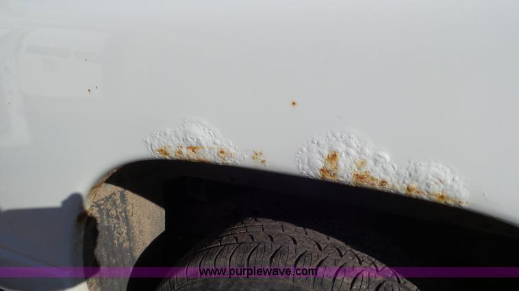 image for item K6971 1998 Dodge Dakota Club Cab pickup truck