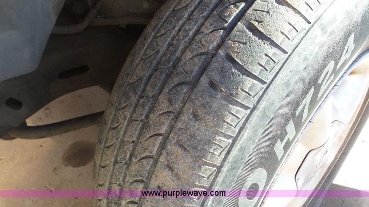 image for item K6971 1998 Dodge Dakota Club Cab pickup truck