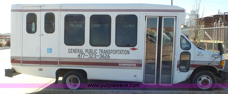 image for item K6972 2000 Ford Econoline E450 bus