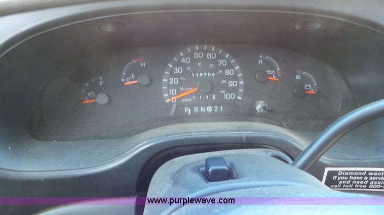 image for item K6972 2000 Ford Econoline E450 bus