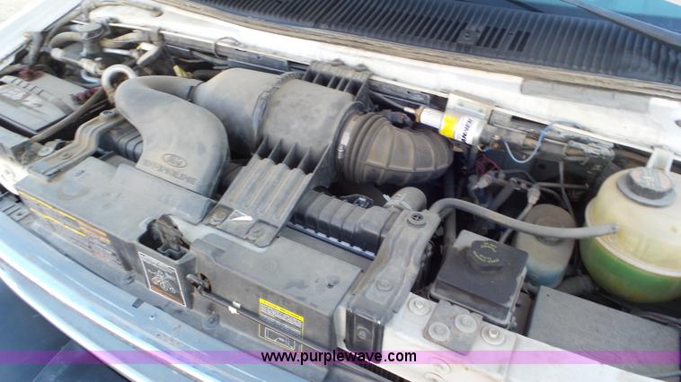 image for item K6972 2000 Ford Econoline E450 bus