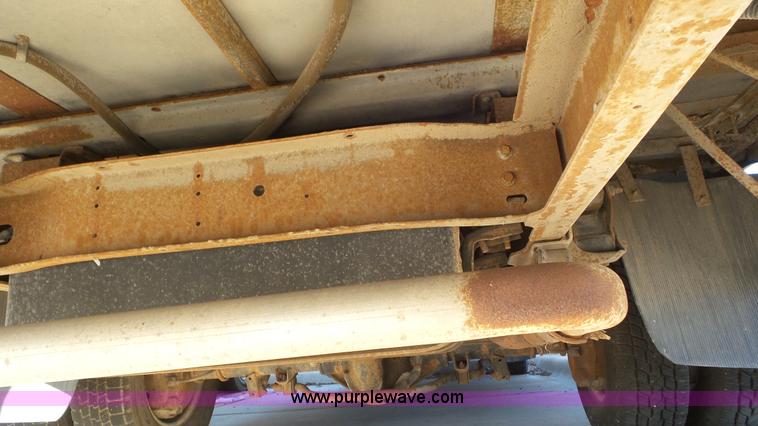 image for item K6972 2000 Ford Econoline E450 bus