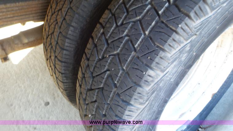 image for item K6972 2000 Ford Econoline E450 bus