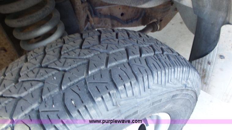 image for item K6972 2000 Ford Econoline E450 bus