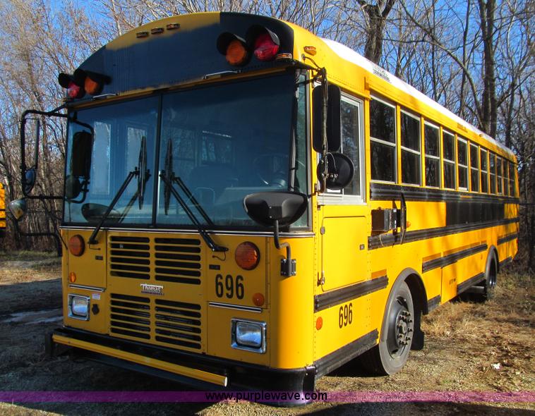 image for item L1833 2004 Thomas Built Saf-T-Liner MVP EF school bus