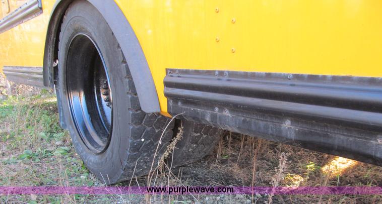 image for item L1833 2004 Thomas Built Saf-T-Liner MVP EF school bus