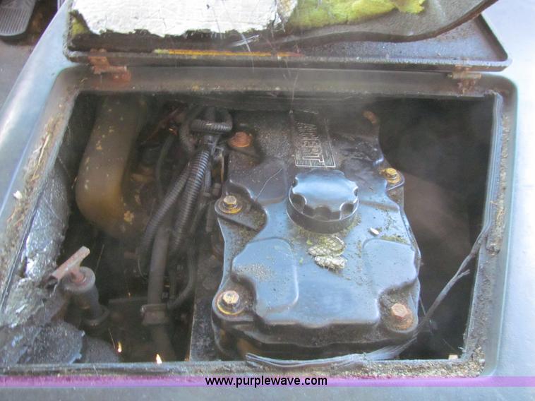 image for item L1833 2004 Thomas Built Saf-T-Liner MVP EF school bus