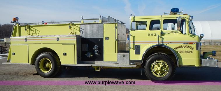 image for item L3637 1978 Pierce Ford 8000 pumper truck