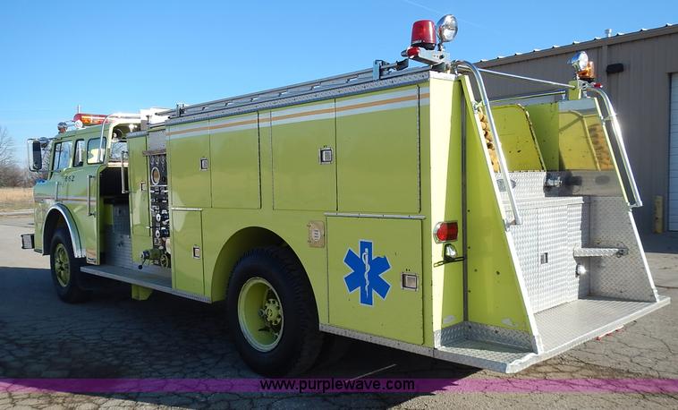image for item L3637 1978 Pierce Ford 8000 pumper truck