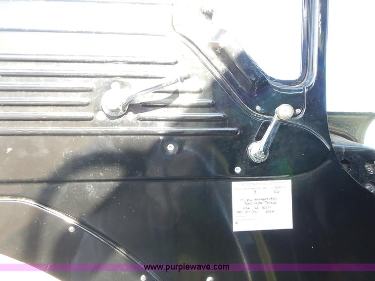 image for item L3637 1978 Pierce Ford 8000 pumper truck