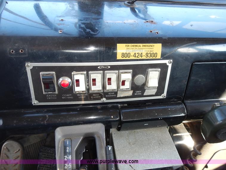 image for item L3637 1978 Pierce Ford 8000 pumper truck