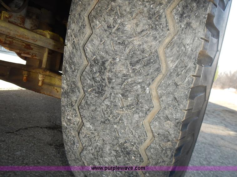 image for item L3637 1978 Pierce Ford 8000 pumper truck