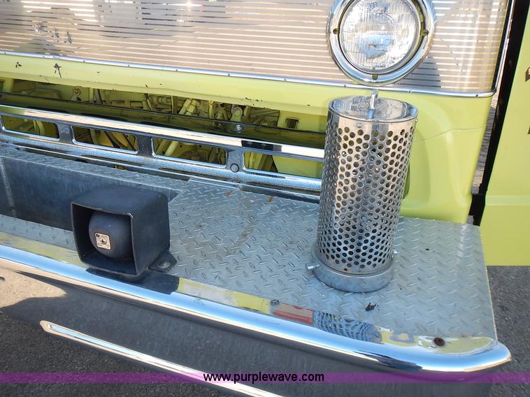 image for item L3637 1978 Pierce Ford 8000 pumper truck