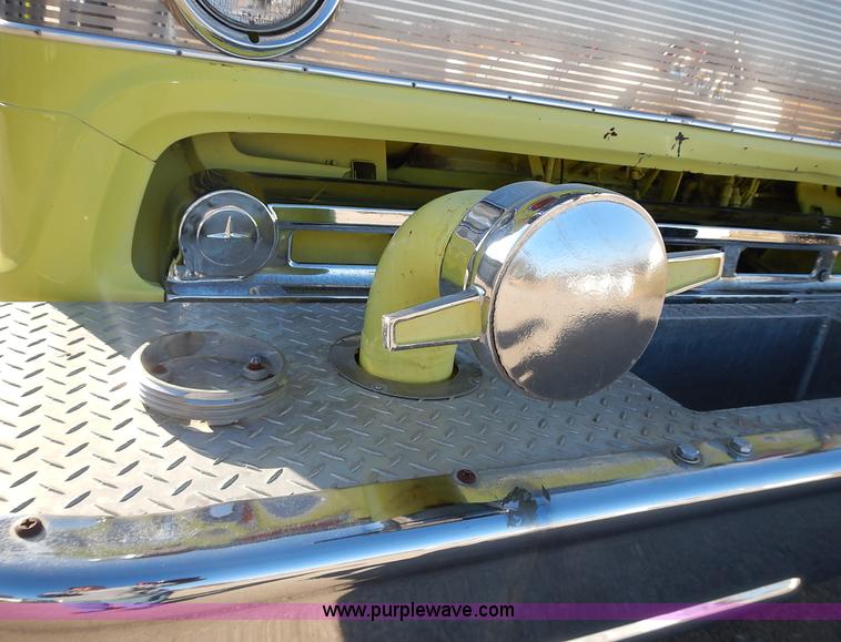 image for item L3637 1978 Pierce Ford 8000 pumper truck