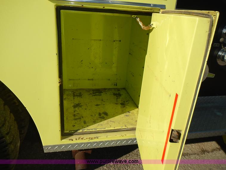 image for item L3637 1978 Pierce Ford 8000 pumper truck