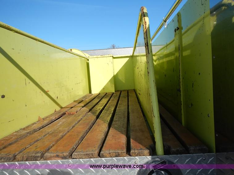 image for item L3637 1978 Pierce Ford 8000 pumper truck