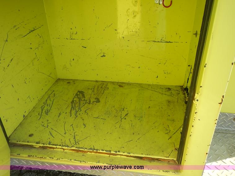 image for item L3637 1978 Pierce Ford 8000 pumper truck