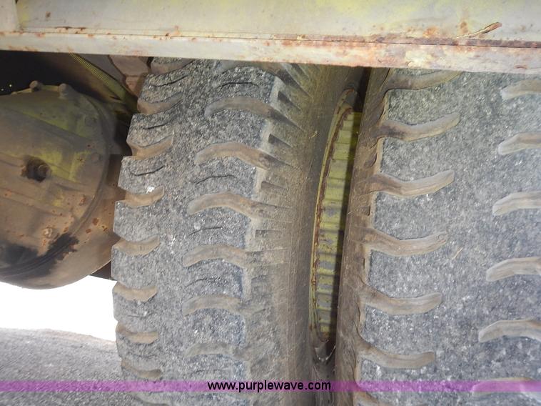 image for item L3637 1978 Pierce Ford 8000 pumper truck