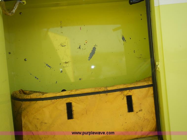 image for item L3637 1978 Pierce Ford 8000 pumper truck