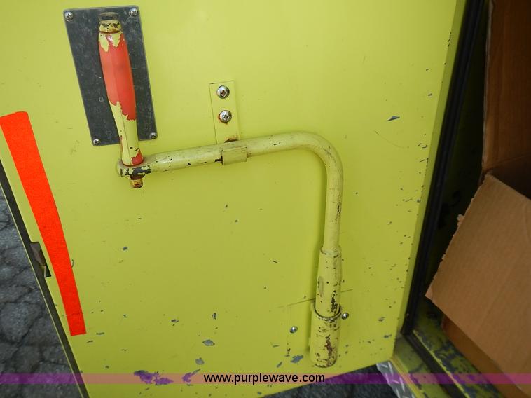 image for item L3637 1978 Pierce Ford 8000 pumper truck