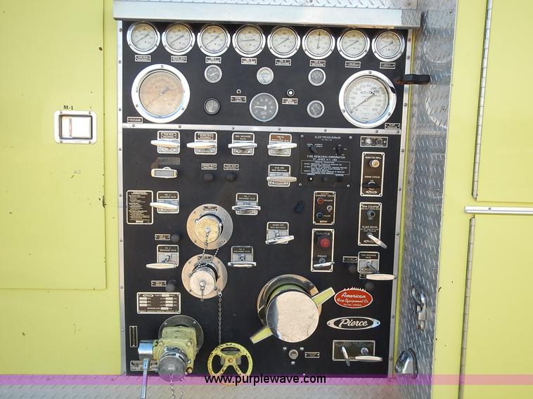 image for item L3637 1978 Pierce Ford 8000 pumper truck