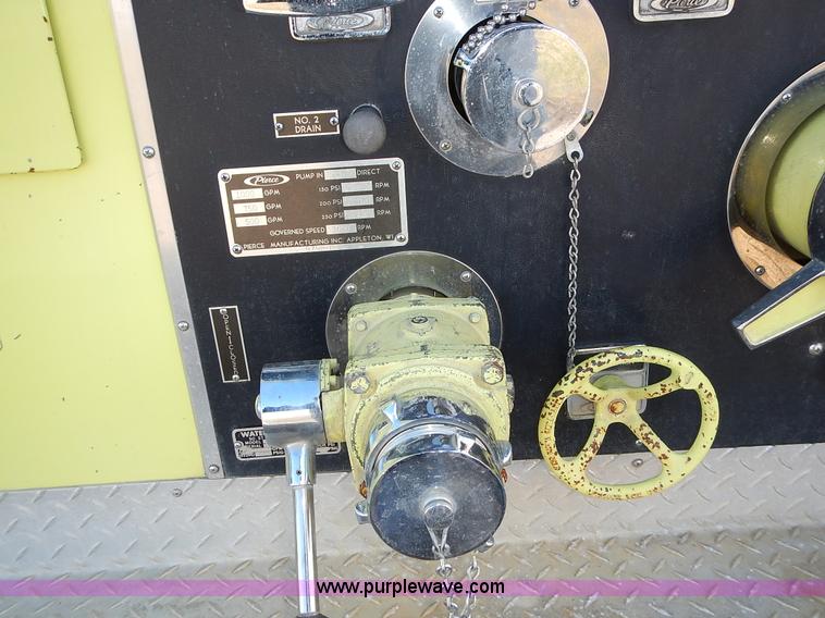 image for item L3637 1978 Pierce Ford 8000 pumper truck