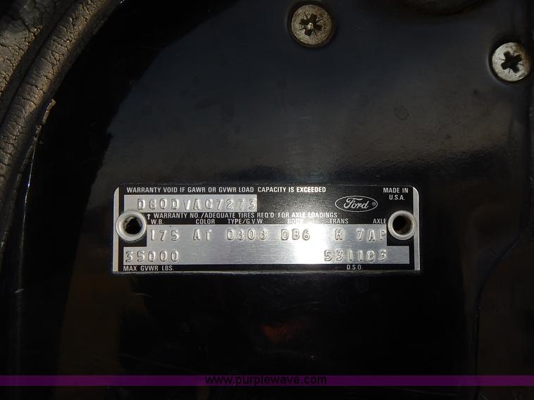 image for item L3637 1978 Pierce Ford 8000 pumper truck