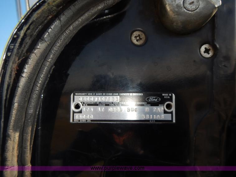 image for item L3637 1978 Pierce Ford 8000 pumper truck