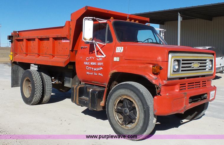 image for item L3647 1985 Chevrolet C70 dump truck