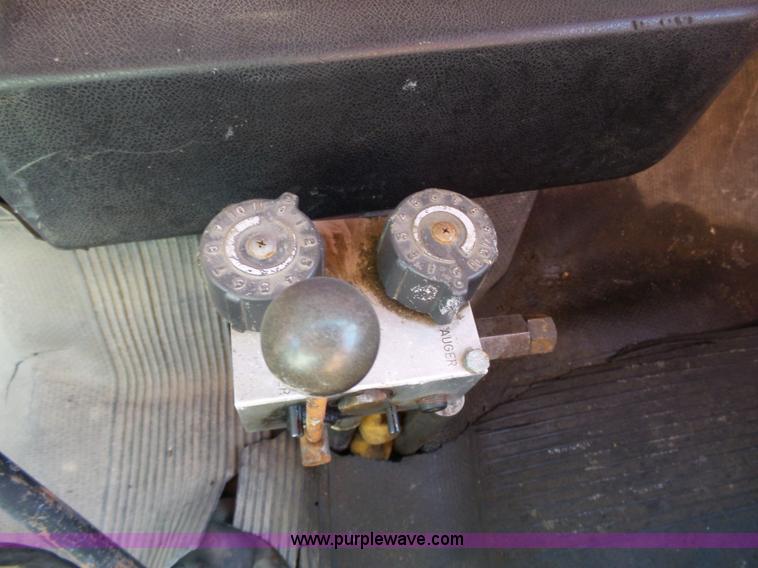 image for item L3647 1985 Chevrolet C70 dump truck