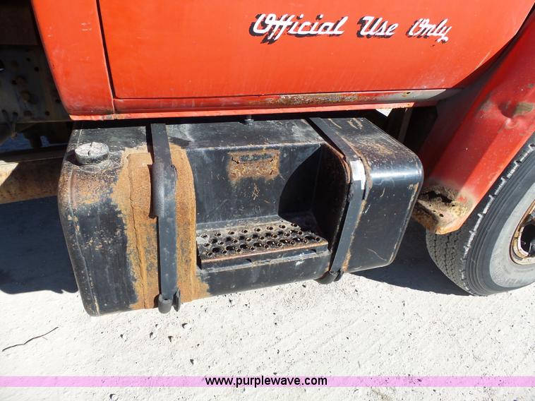 image for item L3647 1985 Chevrolet C70 dump truck