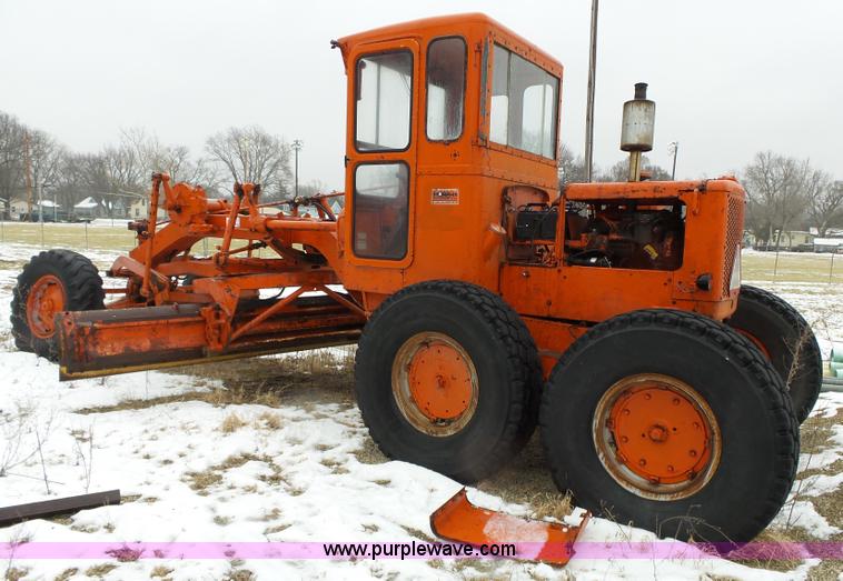 image for item L3664 Caterpillar C112 motor grader