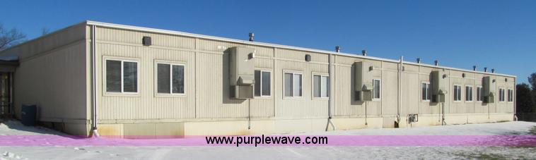 image for item L5506 2001 Forest River Premier mobile classroom