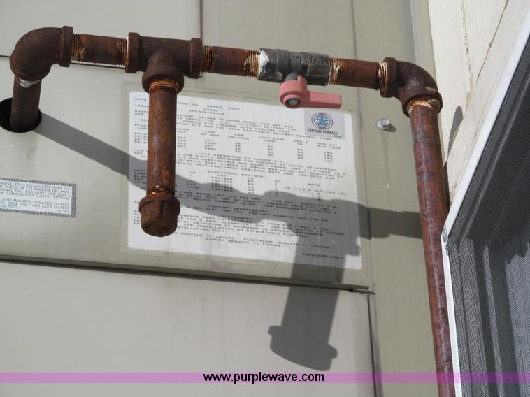 image for item L5506 2001 Forest River Premier mobile classroom